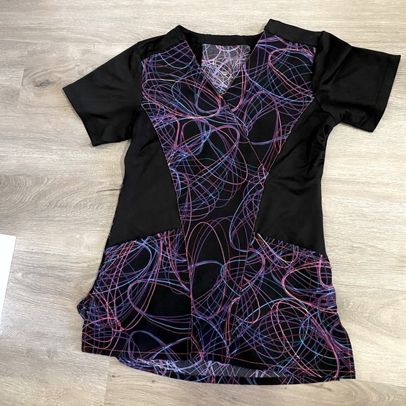 Scrub top! - Picture 1 of 1